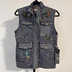 NWT Double D Ranch Cowgirl Embroidered Studded Women's Vest Style V946 - Size XS